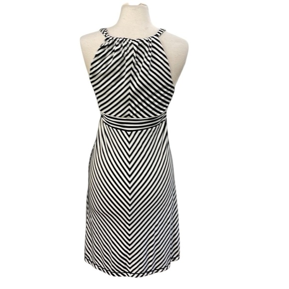 NWT Studio M Chevron Stripe Sleeveless Fit And Flair Dress SZ L Black White - Picture 4 of 6